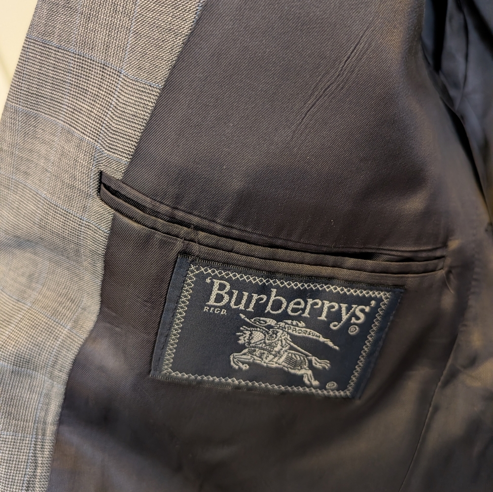 Burberry Blazer - image 3